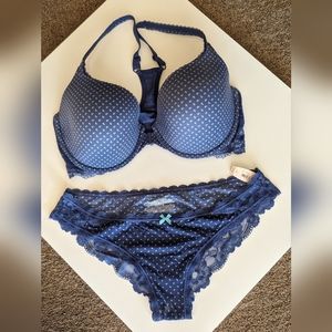 Victoria Secret's Bra and Panty Set